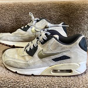Women Beige and gray Nike air max size 8